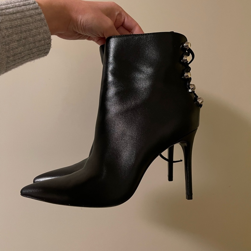 Saint Laurent leather bootie